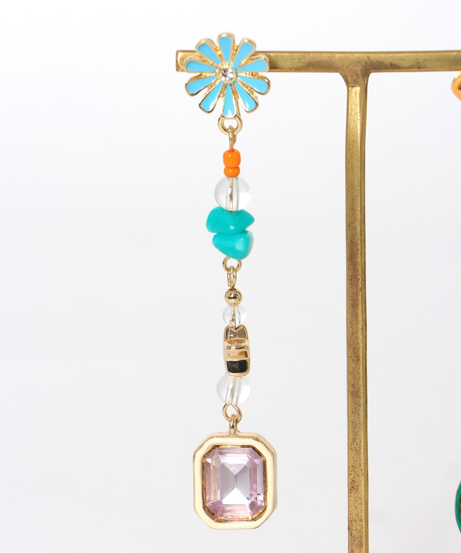 ビジュチャームアシメピアス